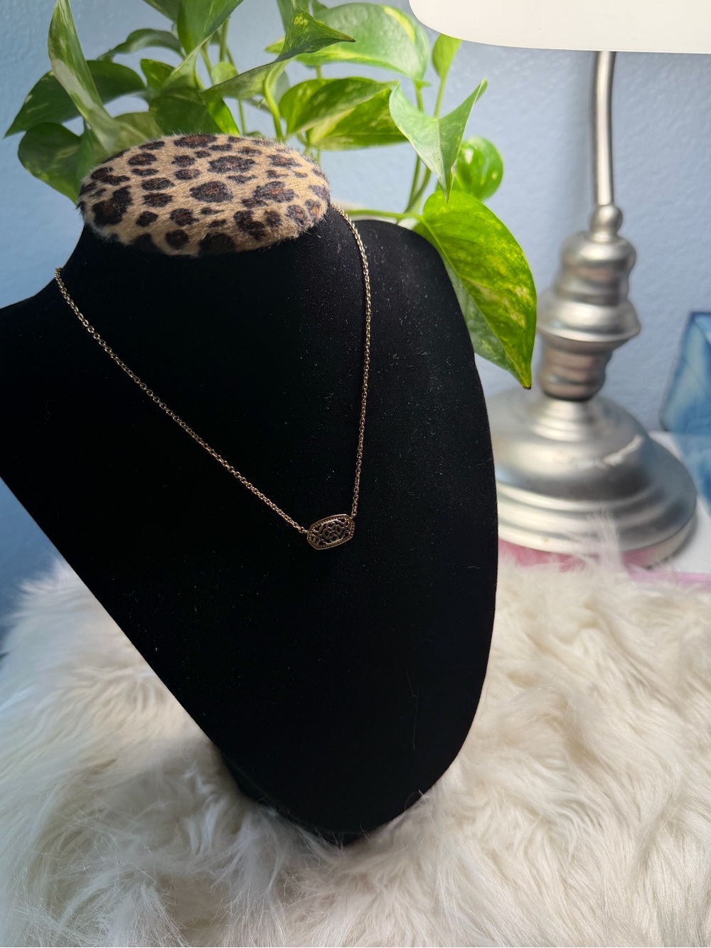 ✨ Classic Kendra Scott Elisa Filigree Pendant Necklace ✨